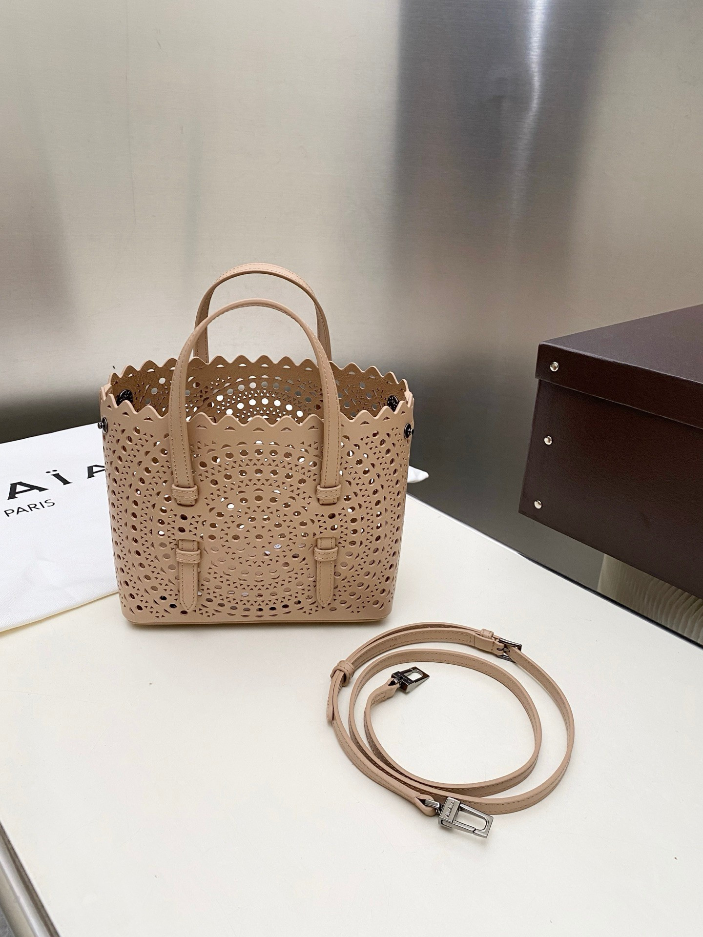 ALAÏA Mina 20 bag 20x17x10cm