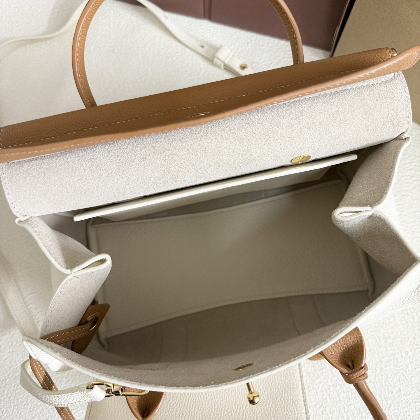 L**o p*ana loom l25 calfskin 25x18x12.5cm