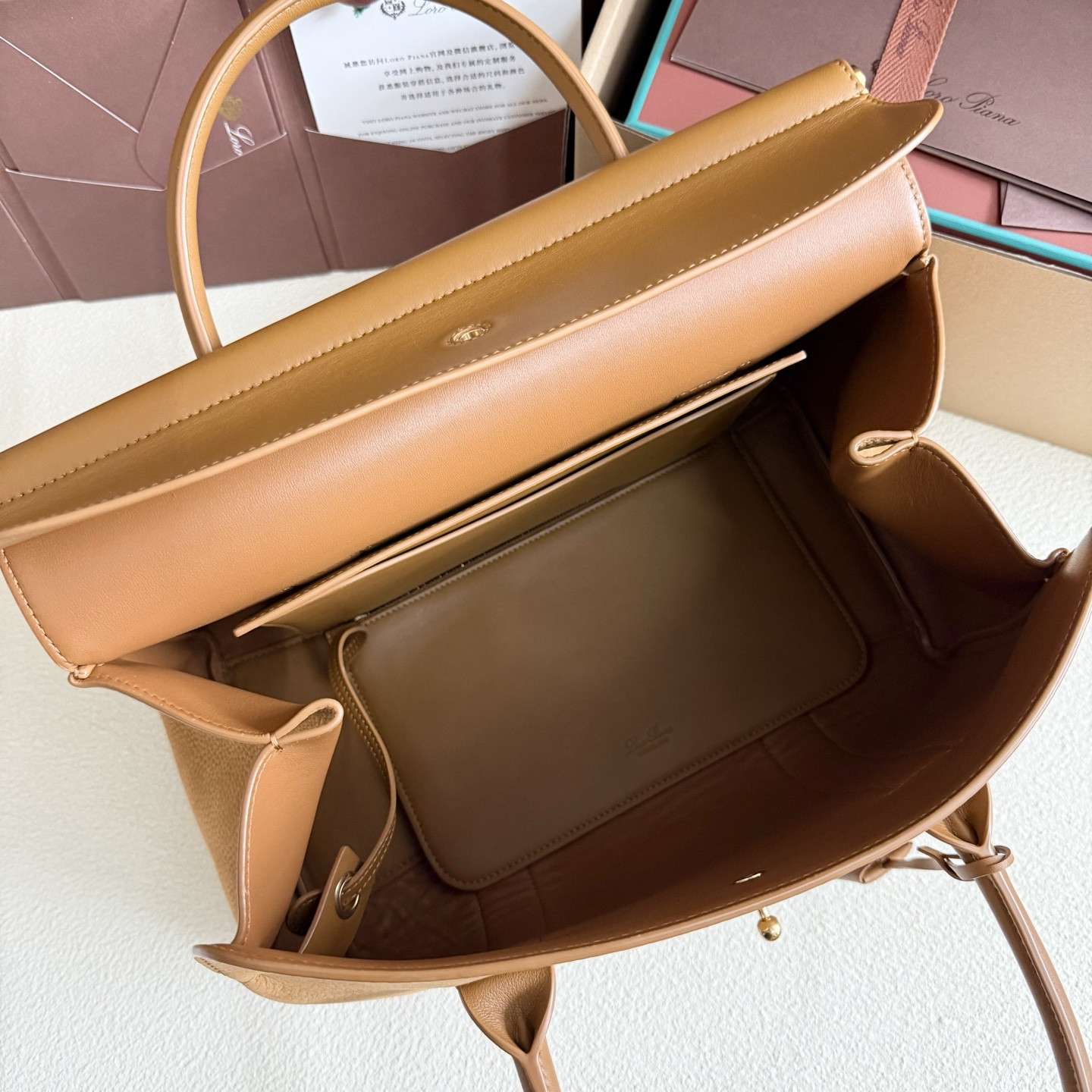 L**o p*ana loom l32 calfskin 33x23x18cm