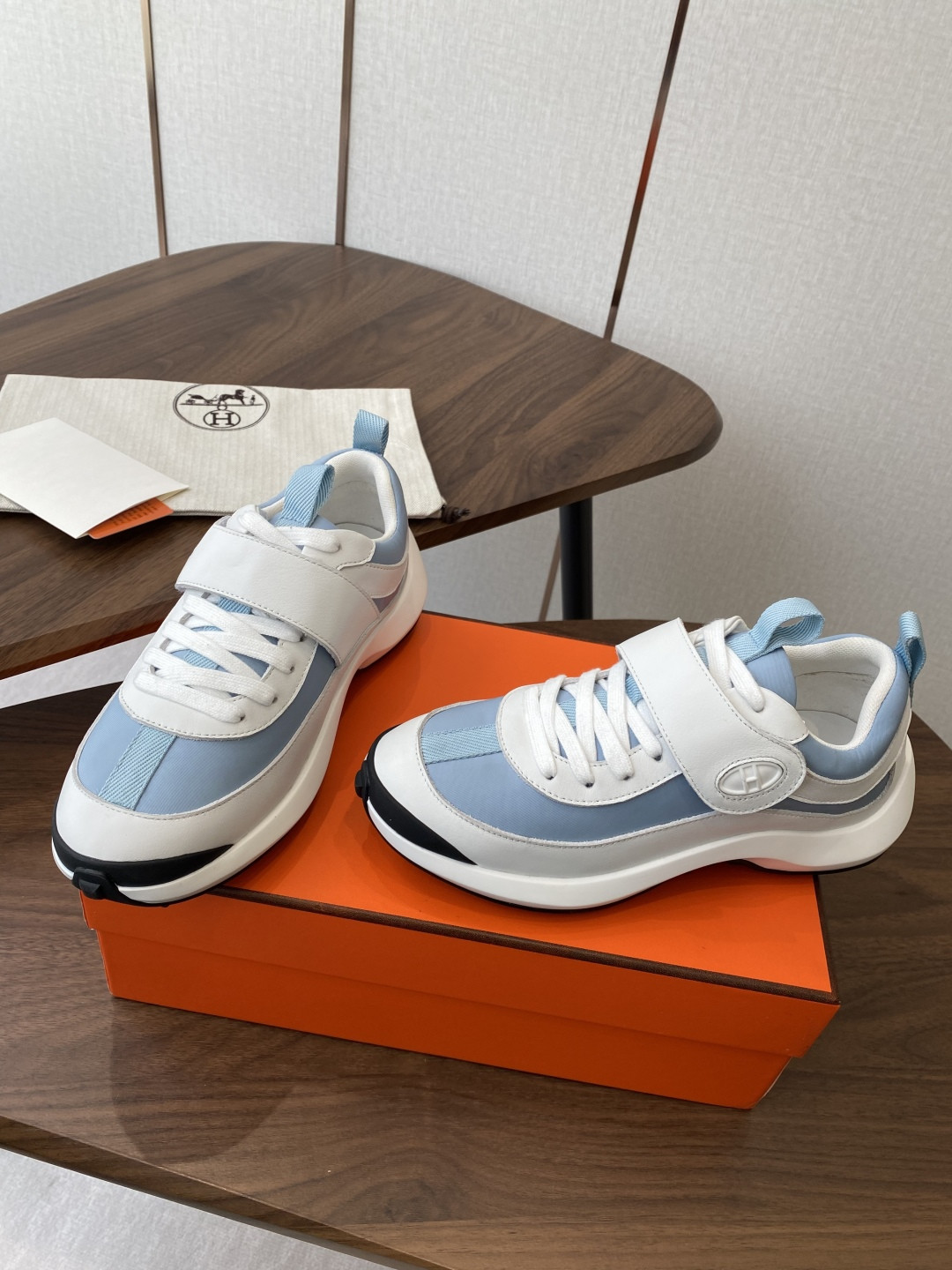 UA Hermès Loop Sneaker